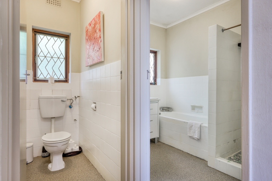 5 Bedroom Property for Sale in Fresnaye Western Cape
